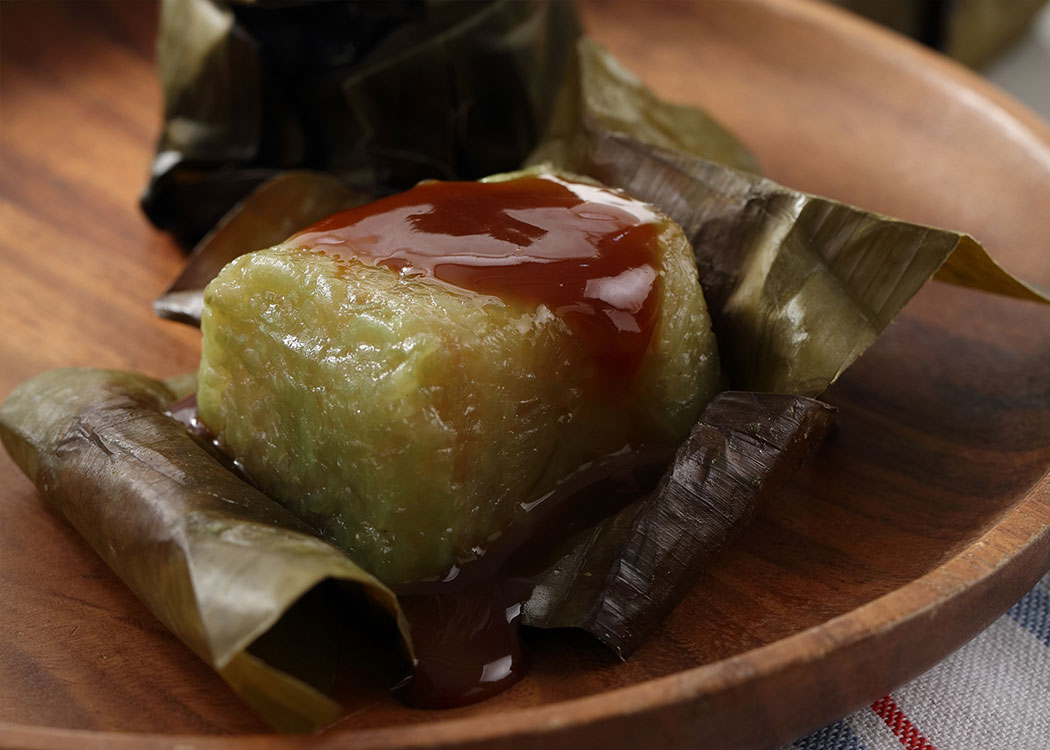 food at the funeral service in the philippines, suman, filipino food